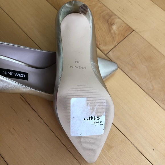 NWOT Nine West Leather Metallic Gold High Heels - Picture 8 of 10
